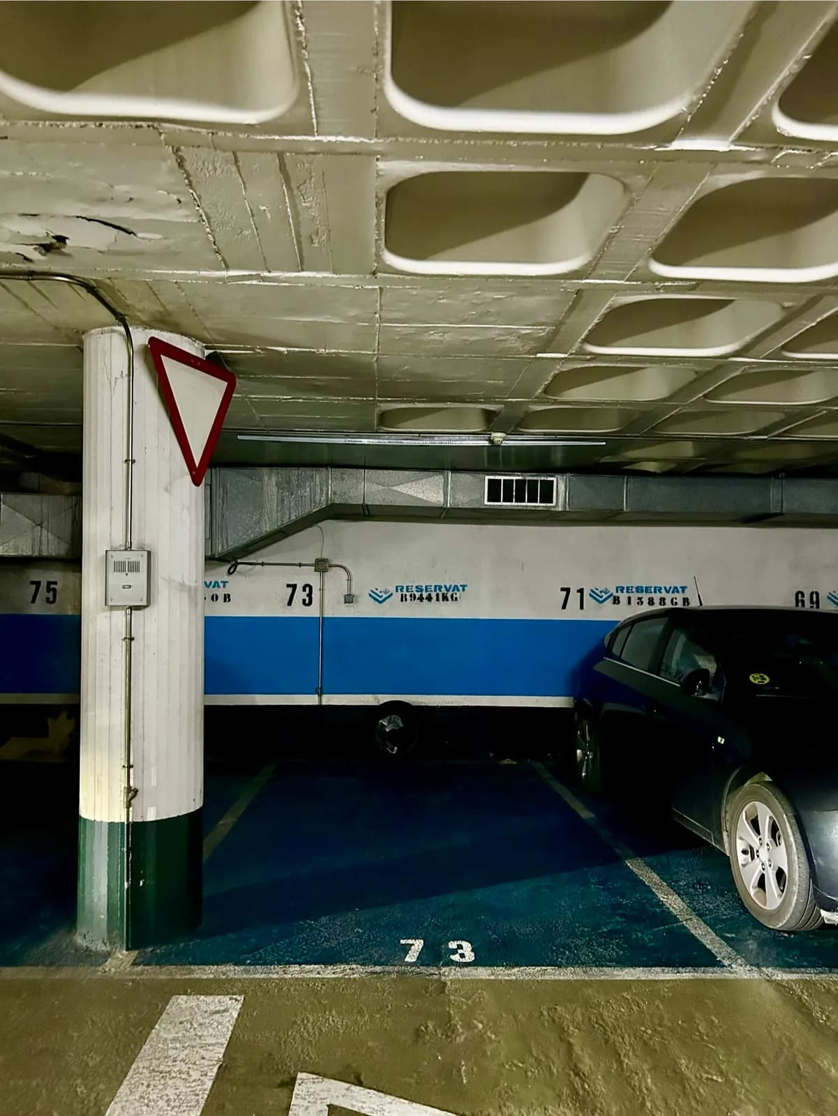 Parking Plaza de garaje bajo el Mercat de Felip II, La Sagrera en Barcelona — foto 1 de 2