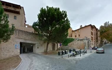 Parking APK2 Catedral-Oblatas junto al Acueducto, Segovia en Segovia — foto 2 de 2