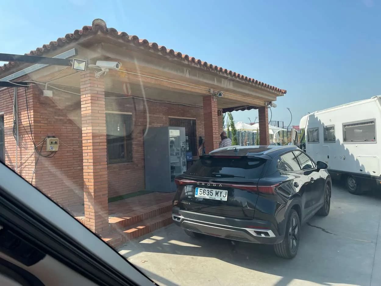 Parking autocaravanas en El Papiol, Area Camperland en El Papiol (Barcelona) — foto 4 de 4