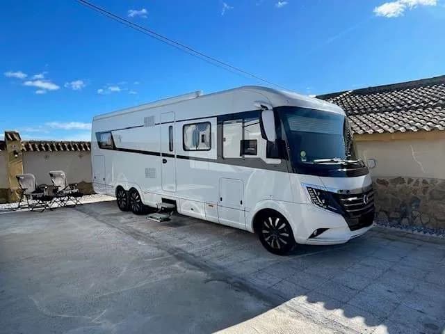 Parking autocaravanas en Catral, Casa La Bella Vida en Catral (Alicante) — foto 3 de 3