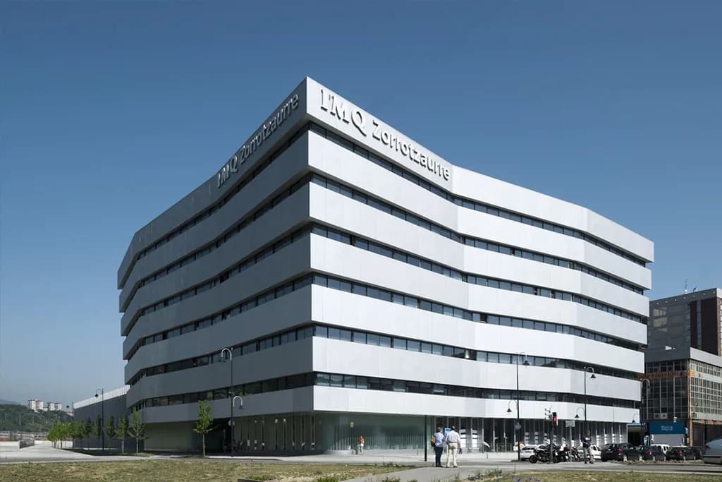 Parking IMQ Zorrotzaurre en Bilbao (Bizkaia)