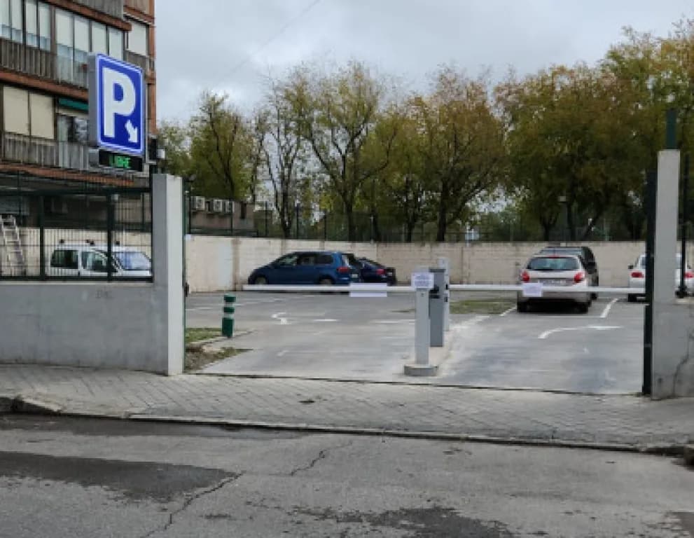 Parking La Paz – Llano Castellano, Madrid en Madrid — foto 2 de 3