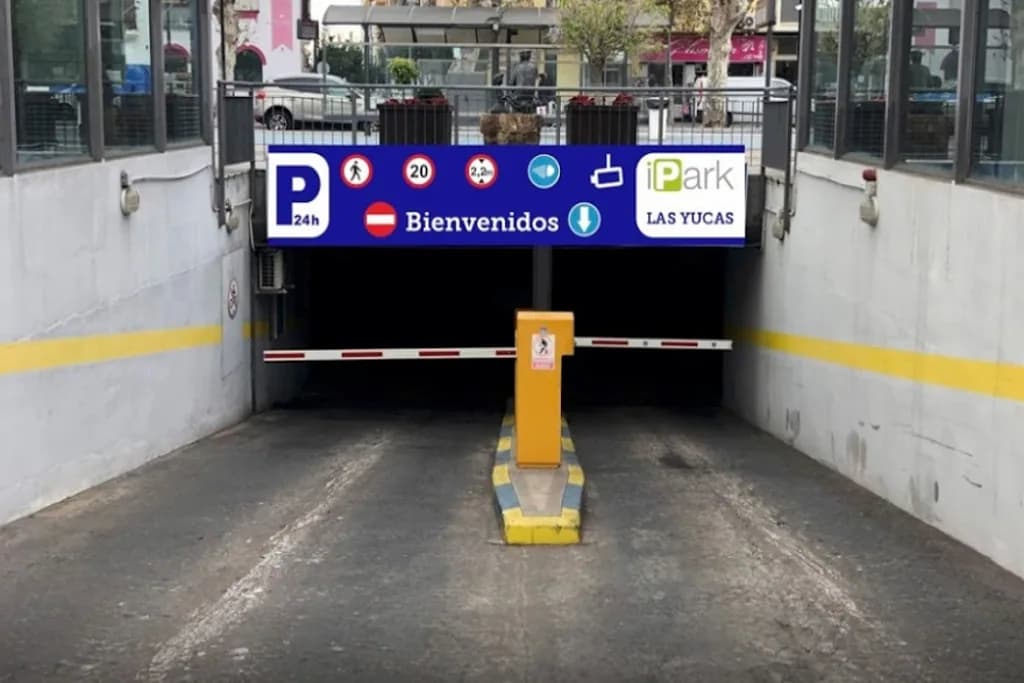 Parking Las Yucas, Torre del Mar (Málaga) en Torre del Mar (Málaga) — foto 2 de 2