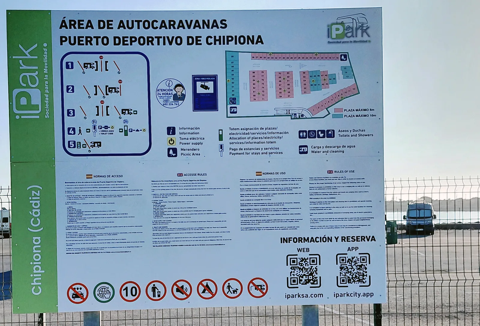 Parking de autocaravanas 24 h en el Puerto Deportivo de Chipiona en Chipiona (Cádiz) — foto 2 de 3