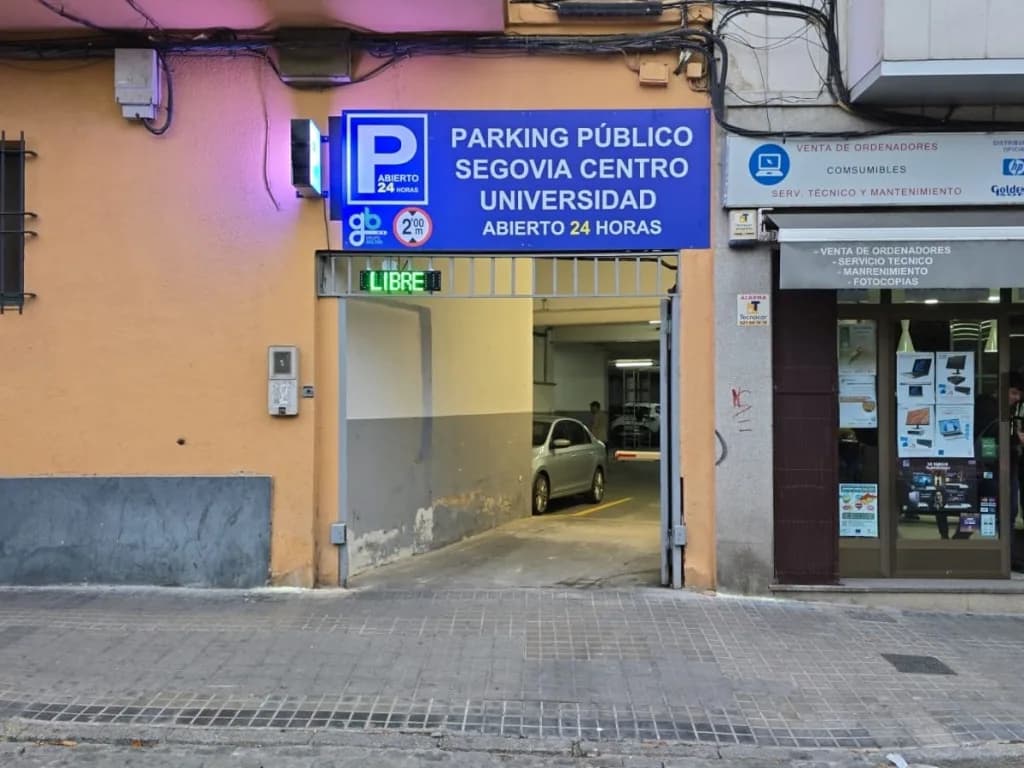 Parking Segovia Centro (Universidad) en Segovia — foto 2 de 2