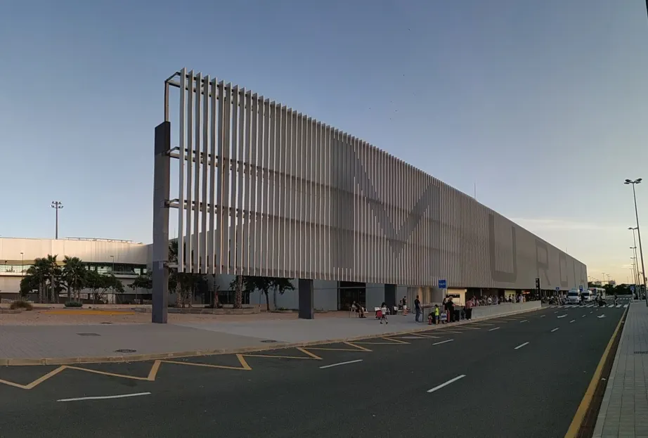 Aeropuerto Internacional de la Región de Murcia (RMU)