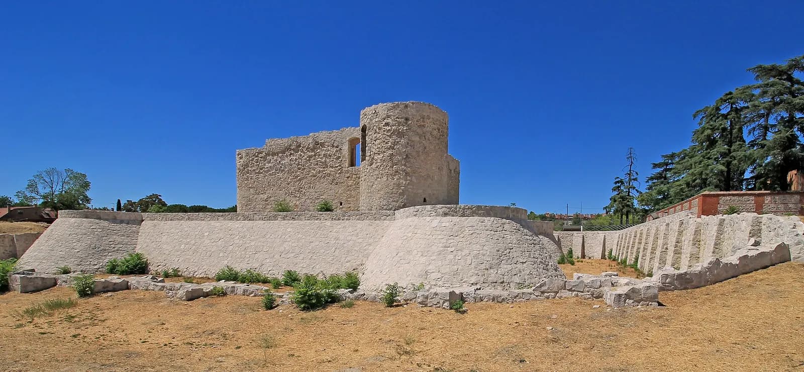 Castillo de la Alameda (Madrid)