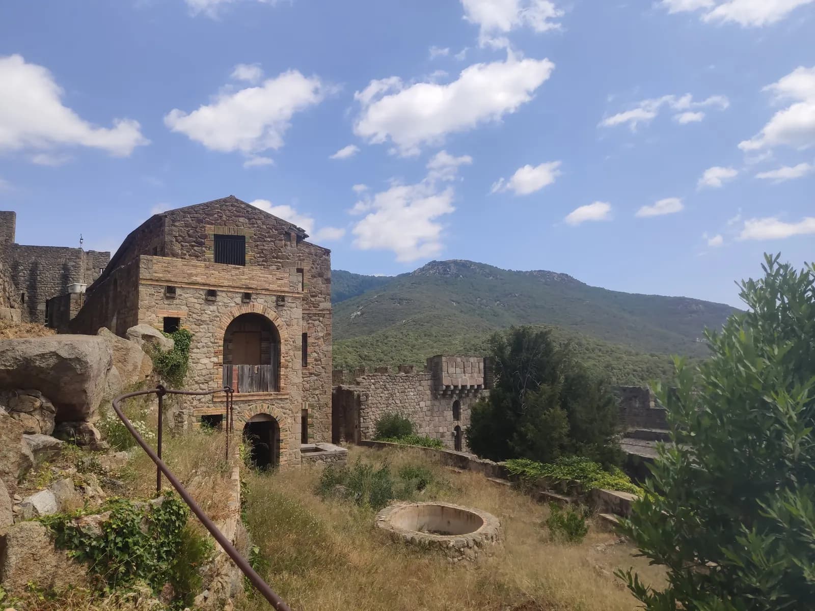 Castillo de Requesens