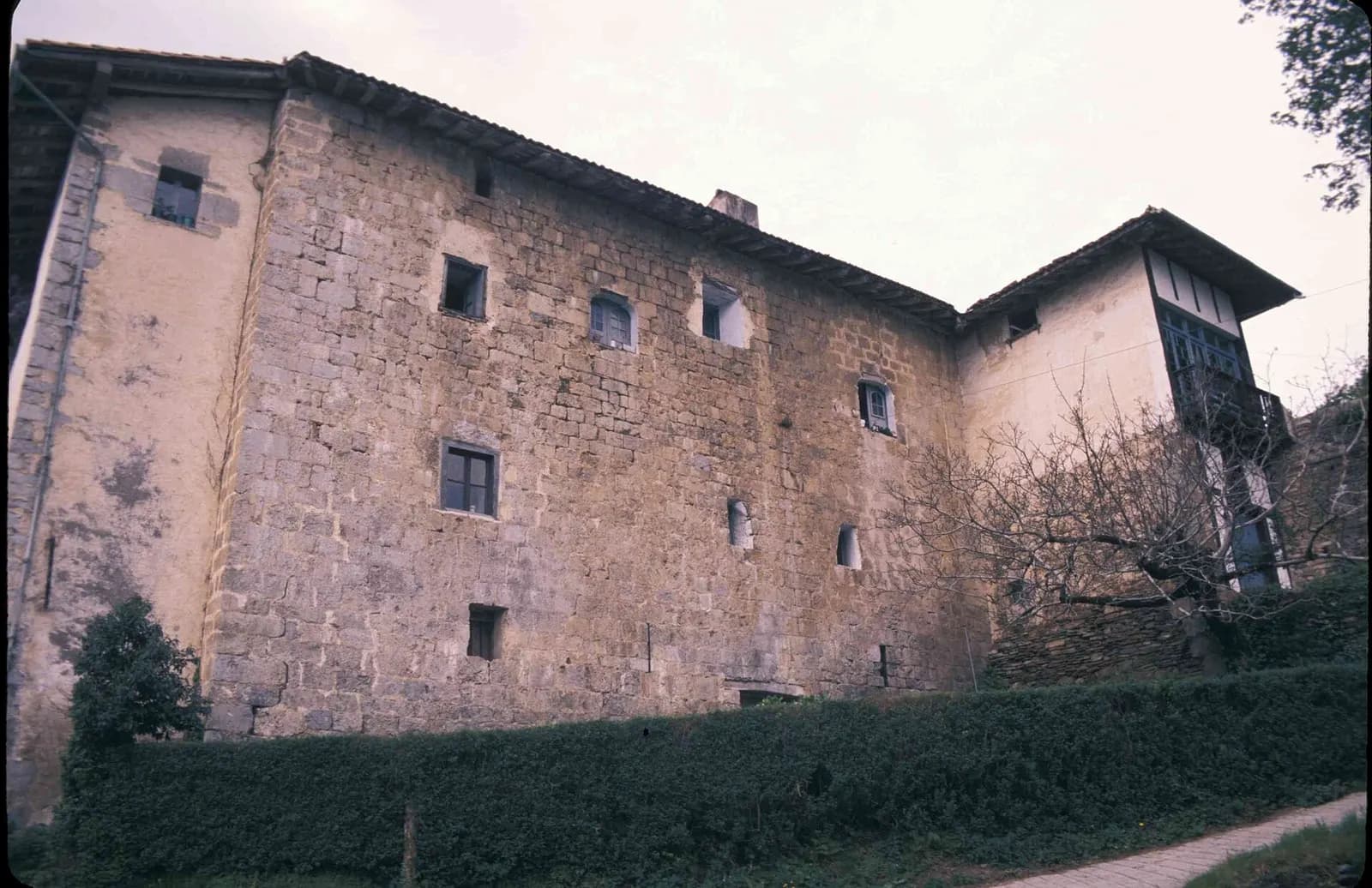 Laurgain jauregia