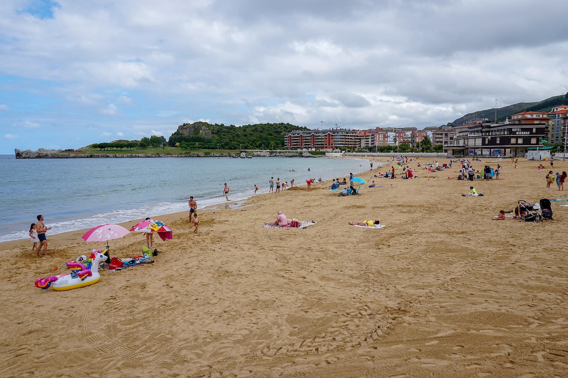 Playa de Brazomar (Castro-Urdiales)