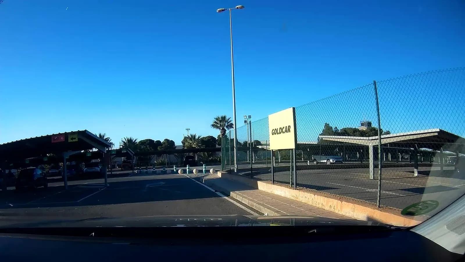 Parking cubierto del Aeropuerto de Almería (P1 de AENA, 24 h) en Aeropuerto de Almería (Almería) — foto 4 de 4