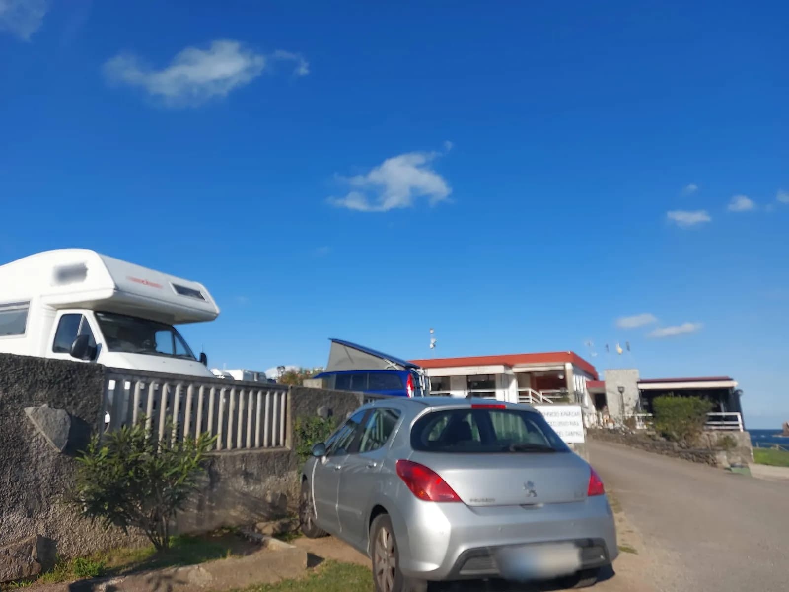 Parking Camping Perlora en Carreño: parking de autocaravanas en Carreño