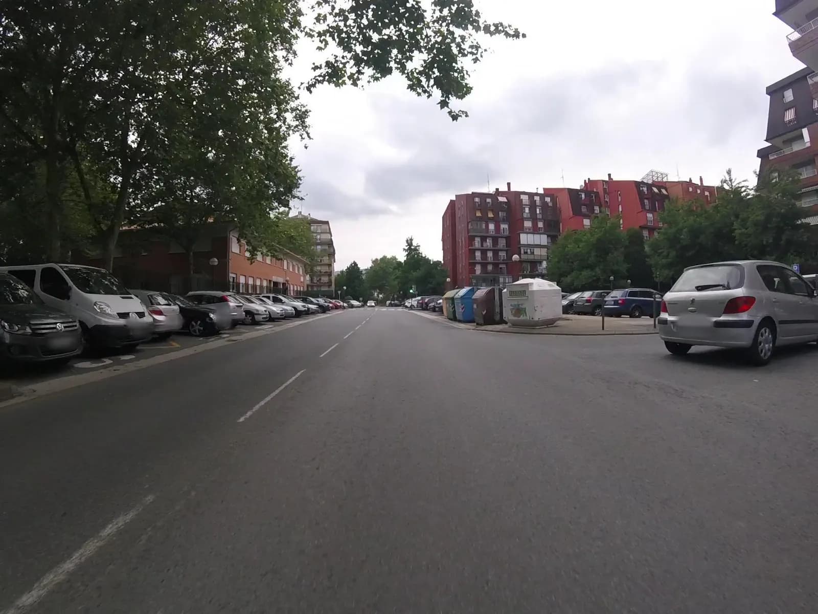 Aparcamiento gratuito en Alzukaitz kalea en Irun