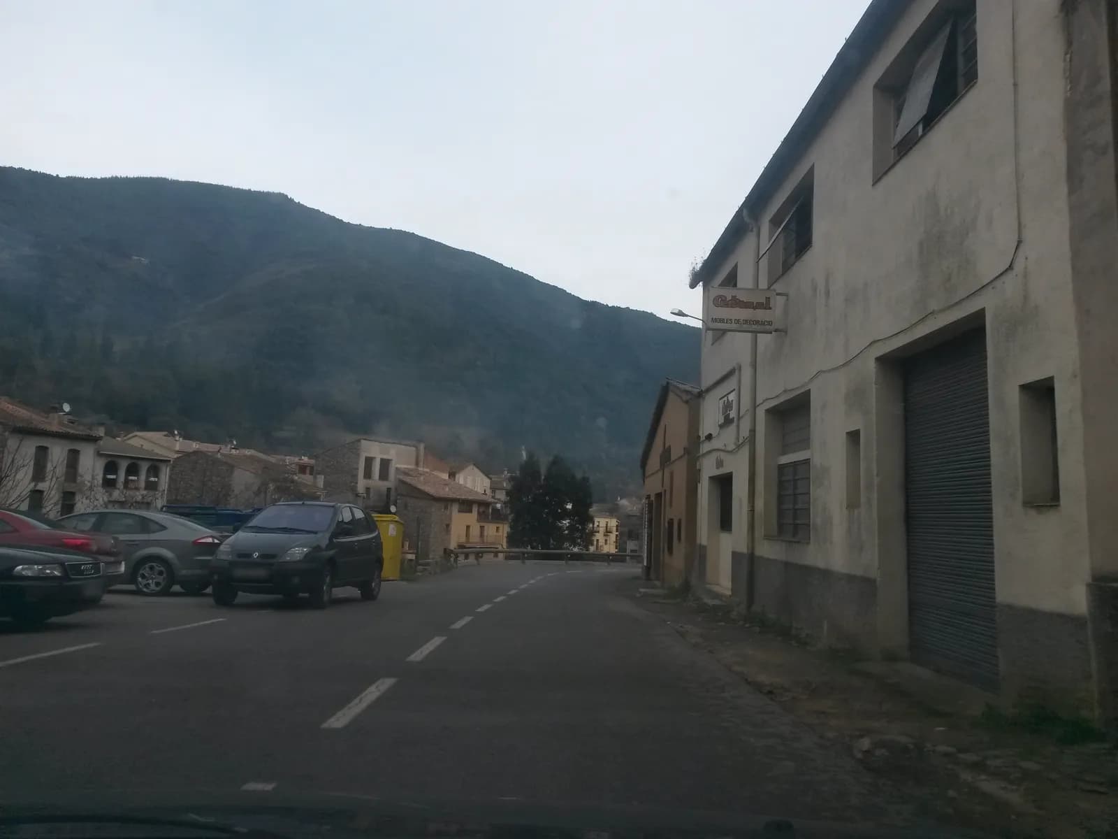 Aparcamiento gratuito en Carrer de França en Osor