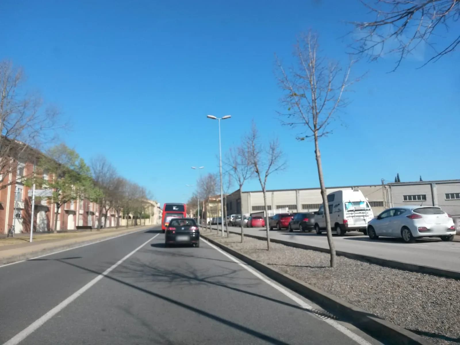Aparcamiento gratuito en Carrer Estació en Camós (Girona)