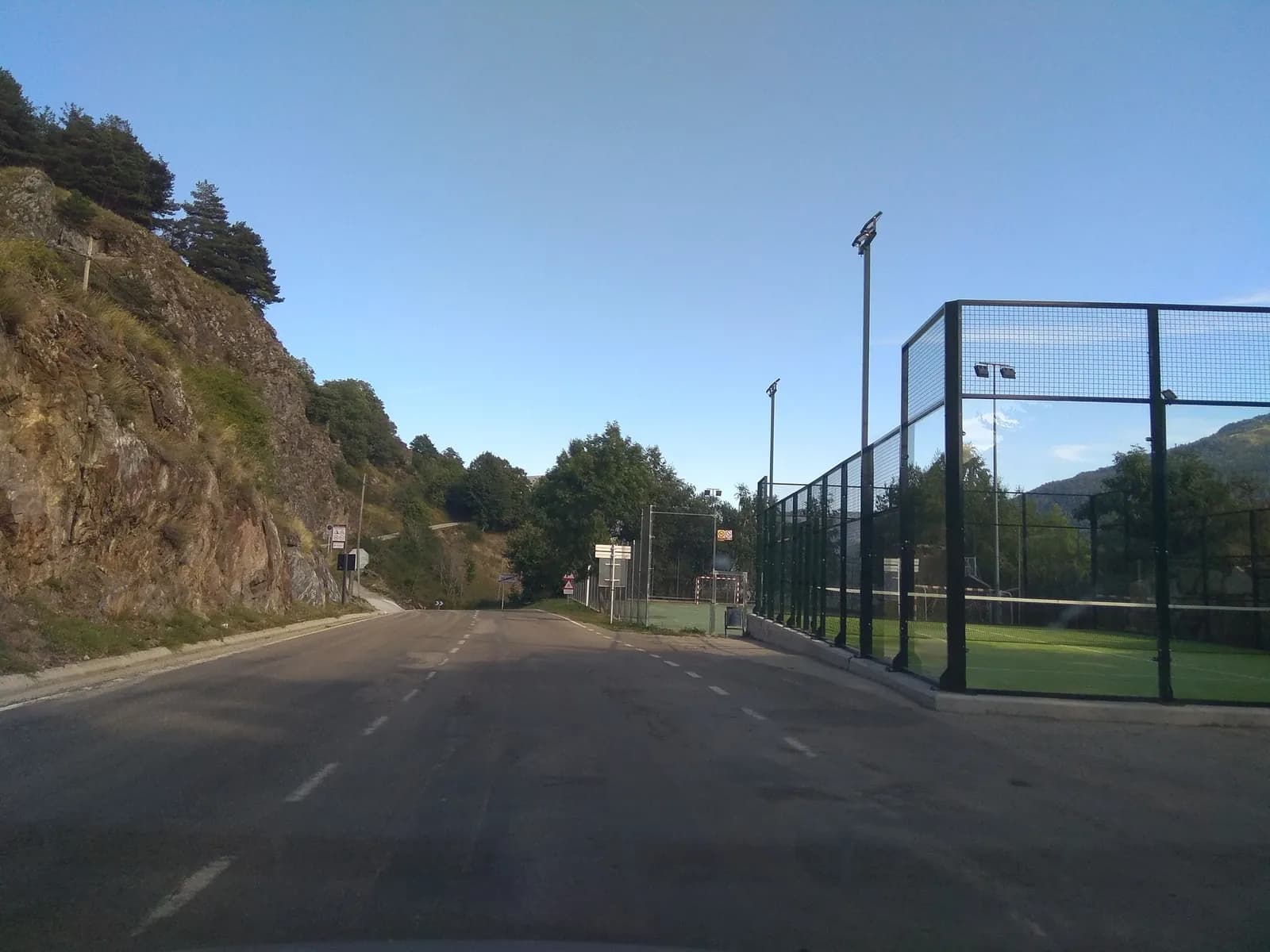 Aparcamiento gratuito en Carretera de Vilamòs en Vilamòs (Lleida)