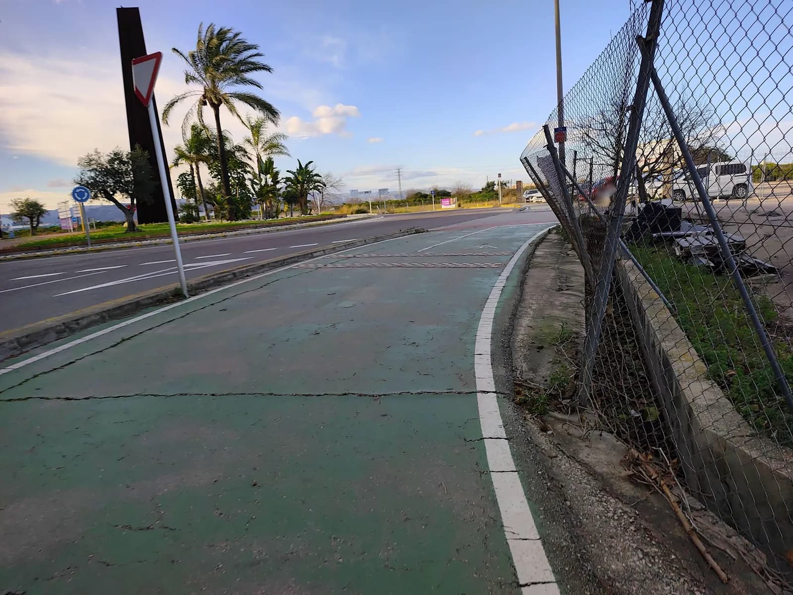Aparcamiento gratuito en el norte de Oliva en Oliva (Valencia)