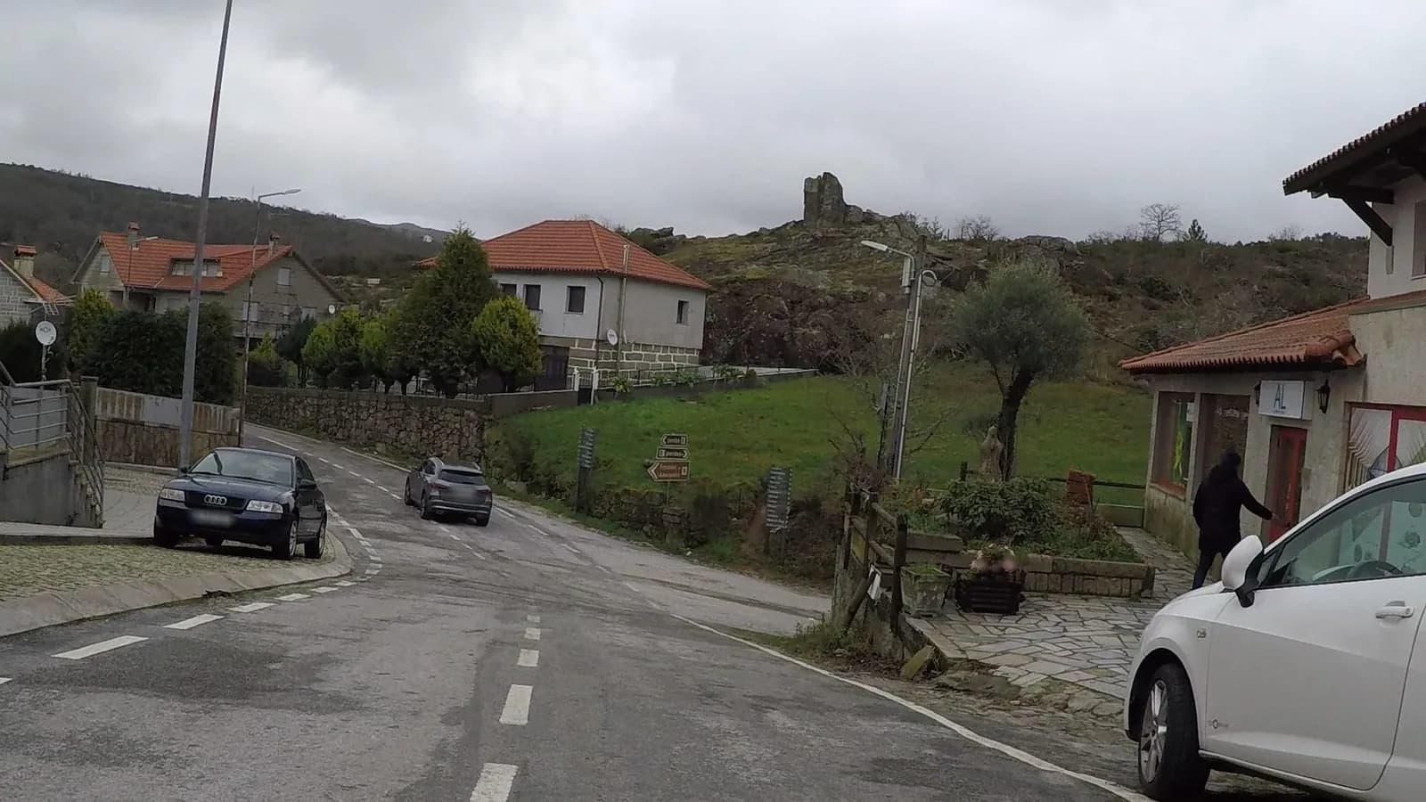 Aparcamiento gratuito en EN 202-3 en Lobeira (Ourense)