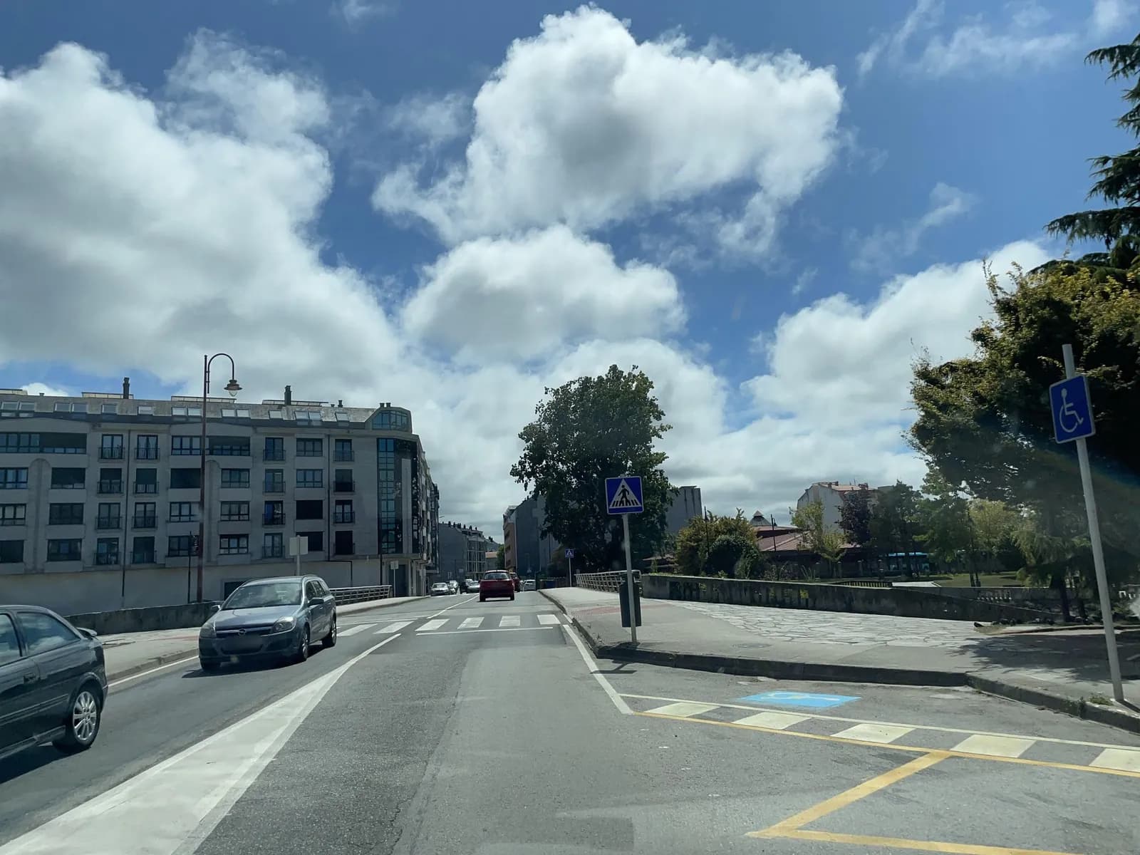 Aparcamiento gratuito en Rúa Pan en Carballo (A Coruña)