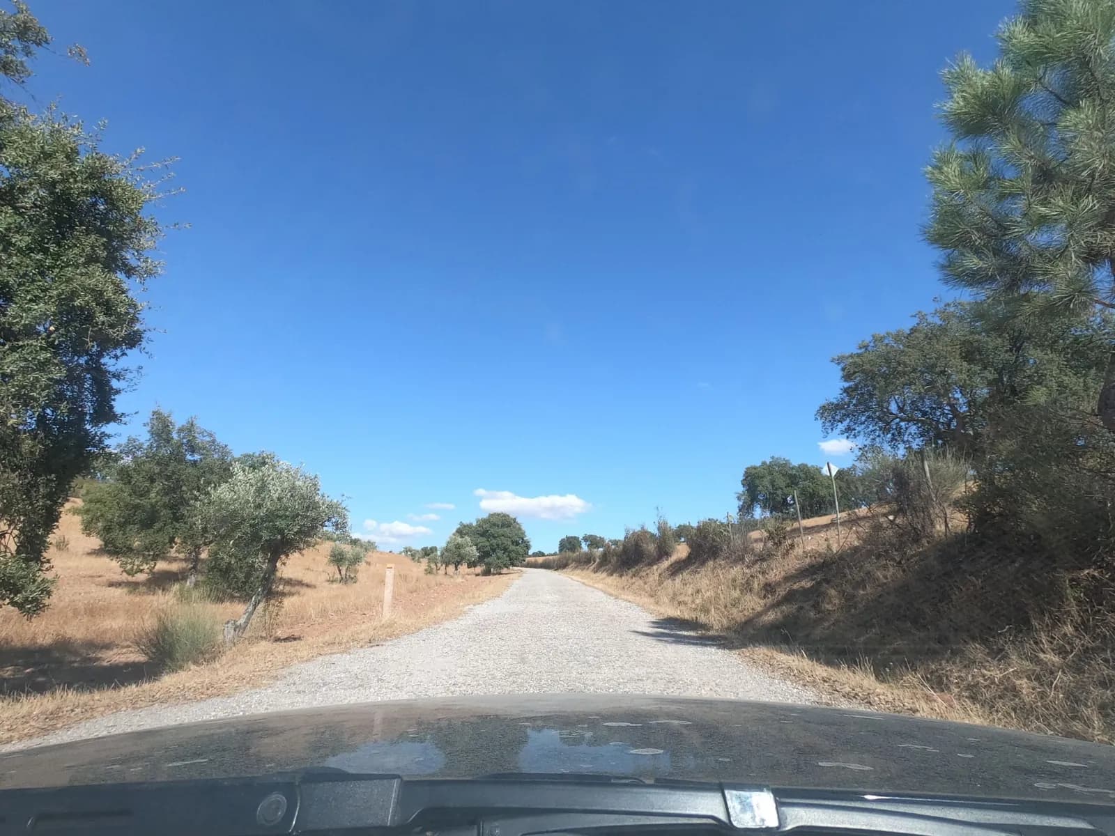 Área de aparcamiento en el sur de Codosera (La) en La Codosera (Badajoz)