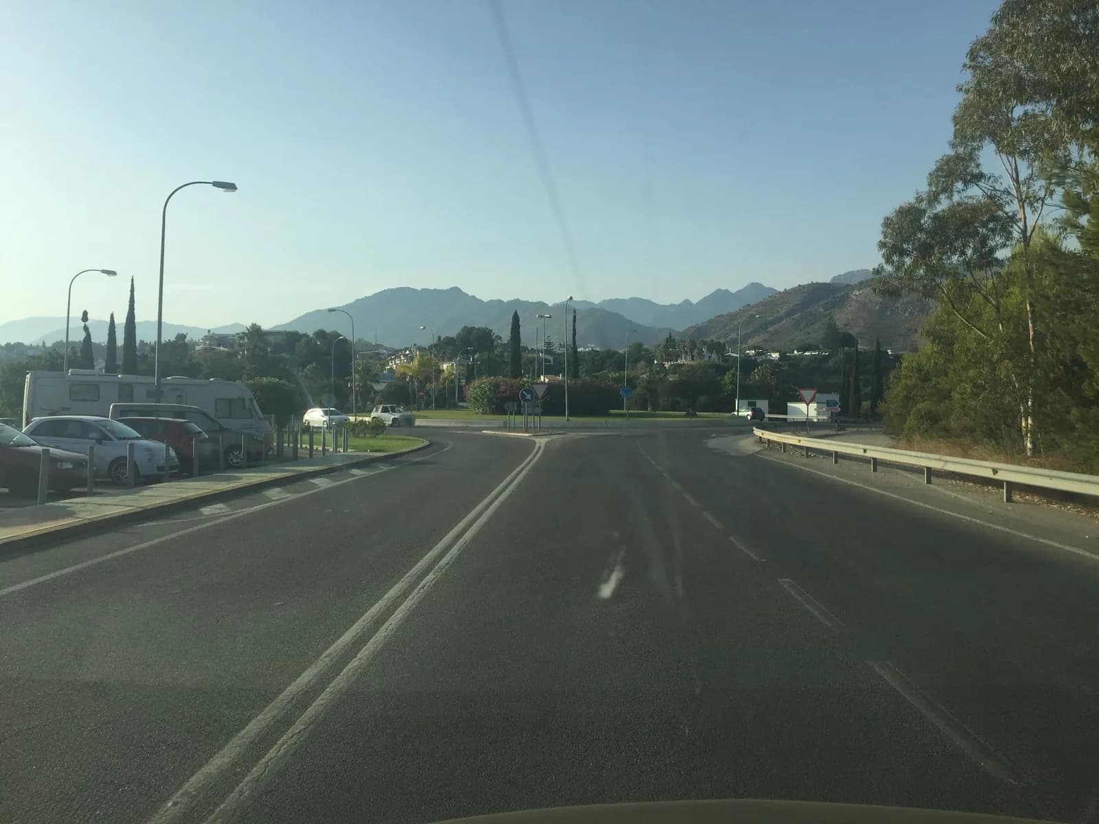 Parking gratuito Cepsa en Frigiliana (Málaga)