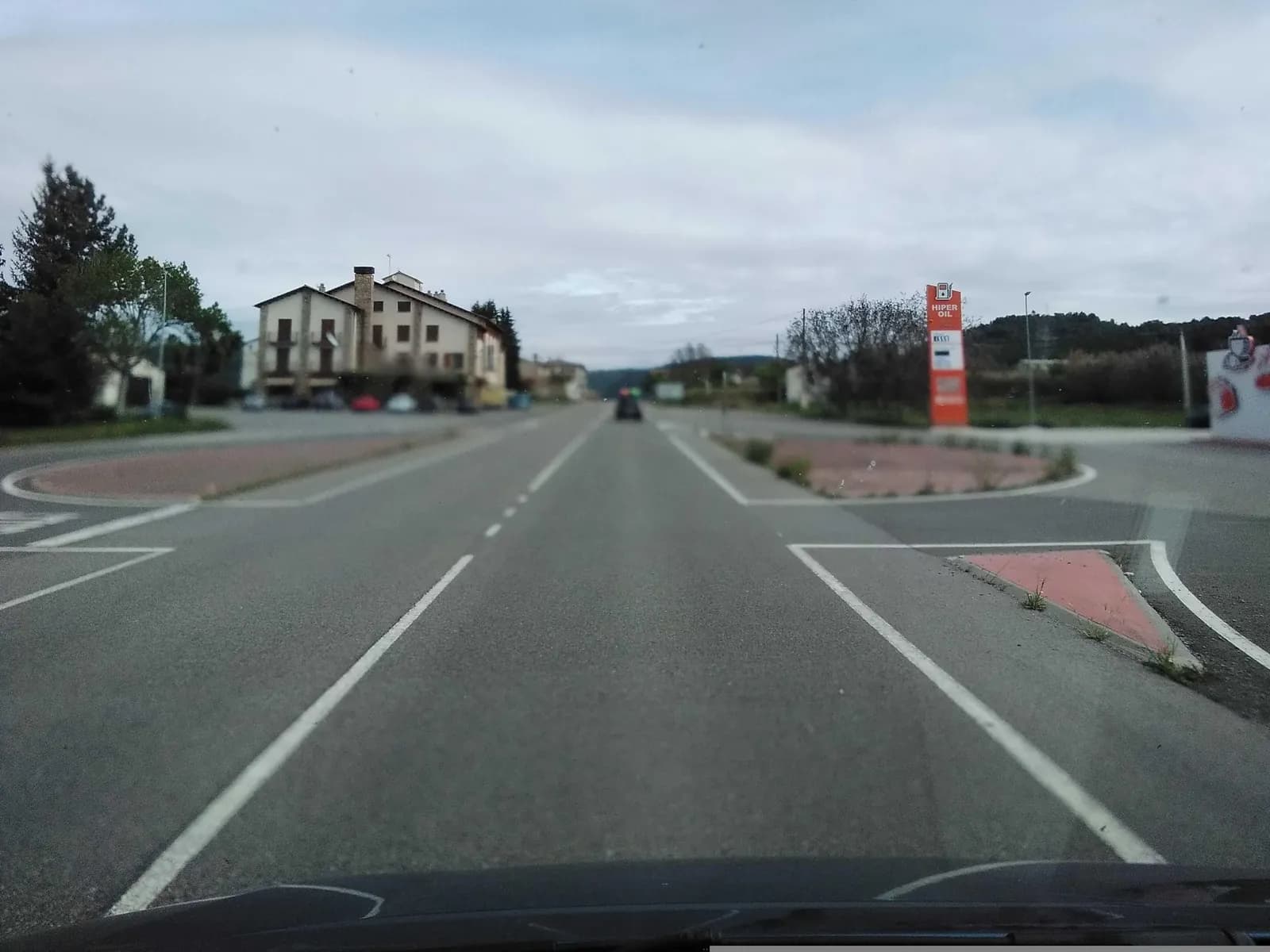 Parking gratuito Hiper Oil en Graus (Huesca)