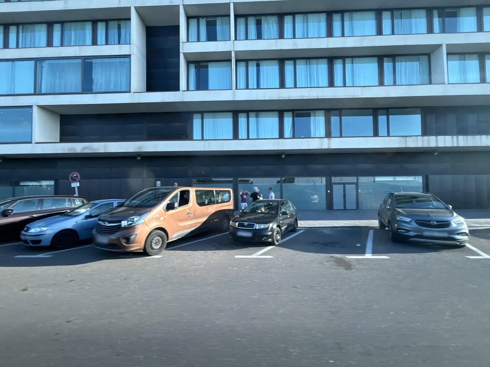 Parking gratuito en Zaragoza (Calle Miquel Roca i Junyent) en Zaragoza