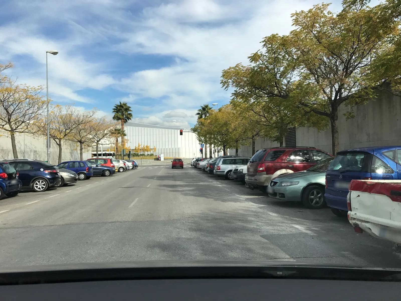 Parking público gratuito junto al Parque de las Ciencias, Granada en Granada — foto 2 de 2