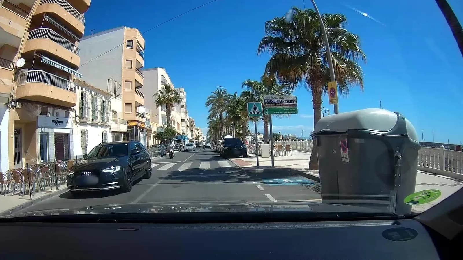Parking gratuito Puerto de Garucha en Garrucha (Almería)