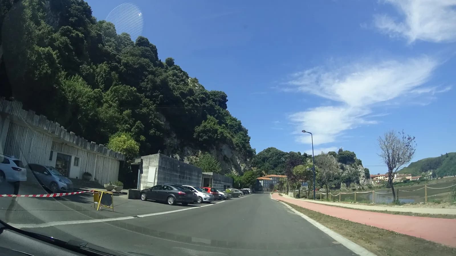 Parking gratis en Ribadesella (Tito Bustillo) en Ribadesella/Ribeseya (Asturias) — foto 2 de 2