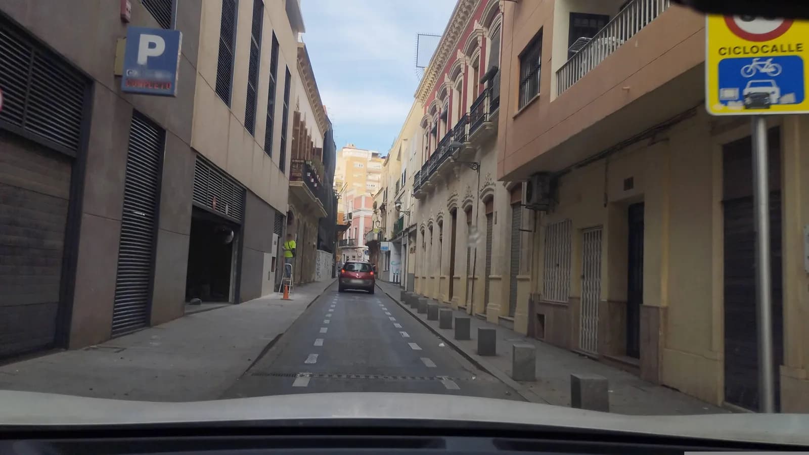 Parking Calle Real 84 en el centro de Almería (Clubö, 24 h) en Almería