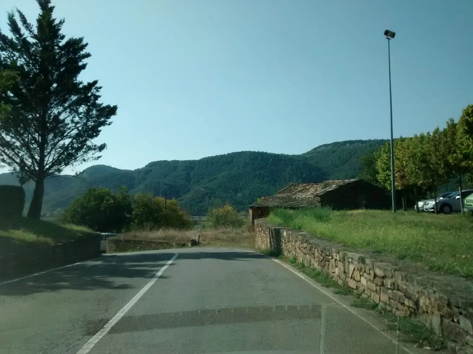 Parking du Casco historico en Sobrarbe (Huesca)