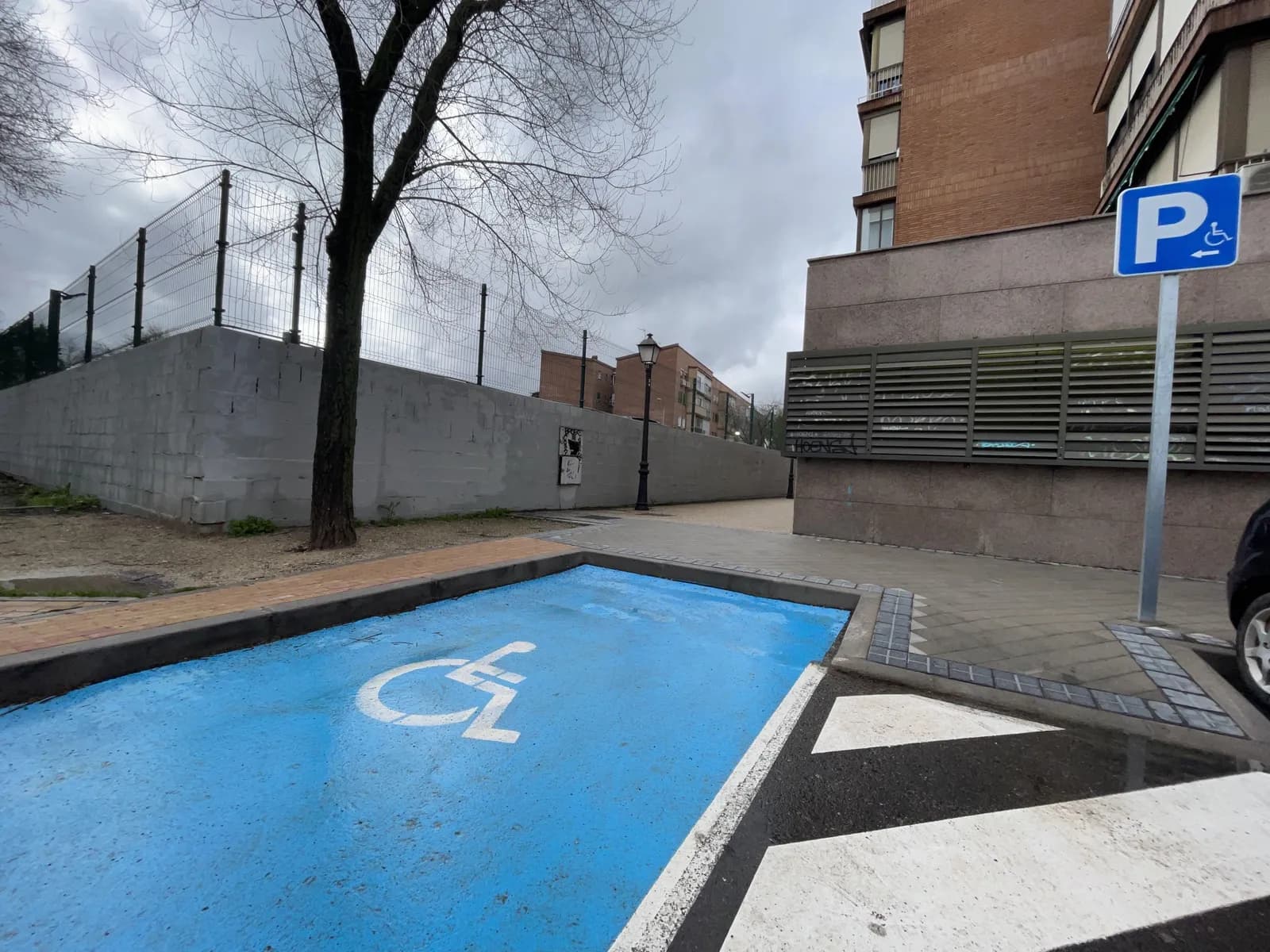 Parking La Paz (Llano Castellano) cerca del hospital, Madrid en Madrid