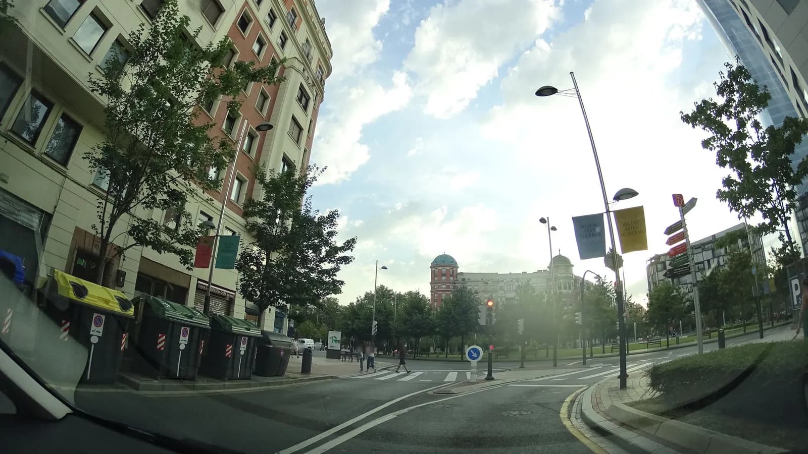 Parking Plaza de Euskadi en Bilbao, junto al Guggenheim en Bilbao (Bizkaia) — foto 2 de 2