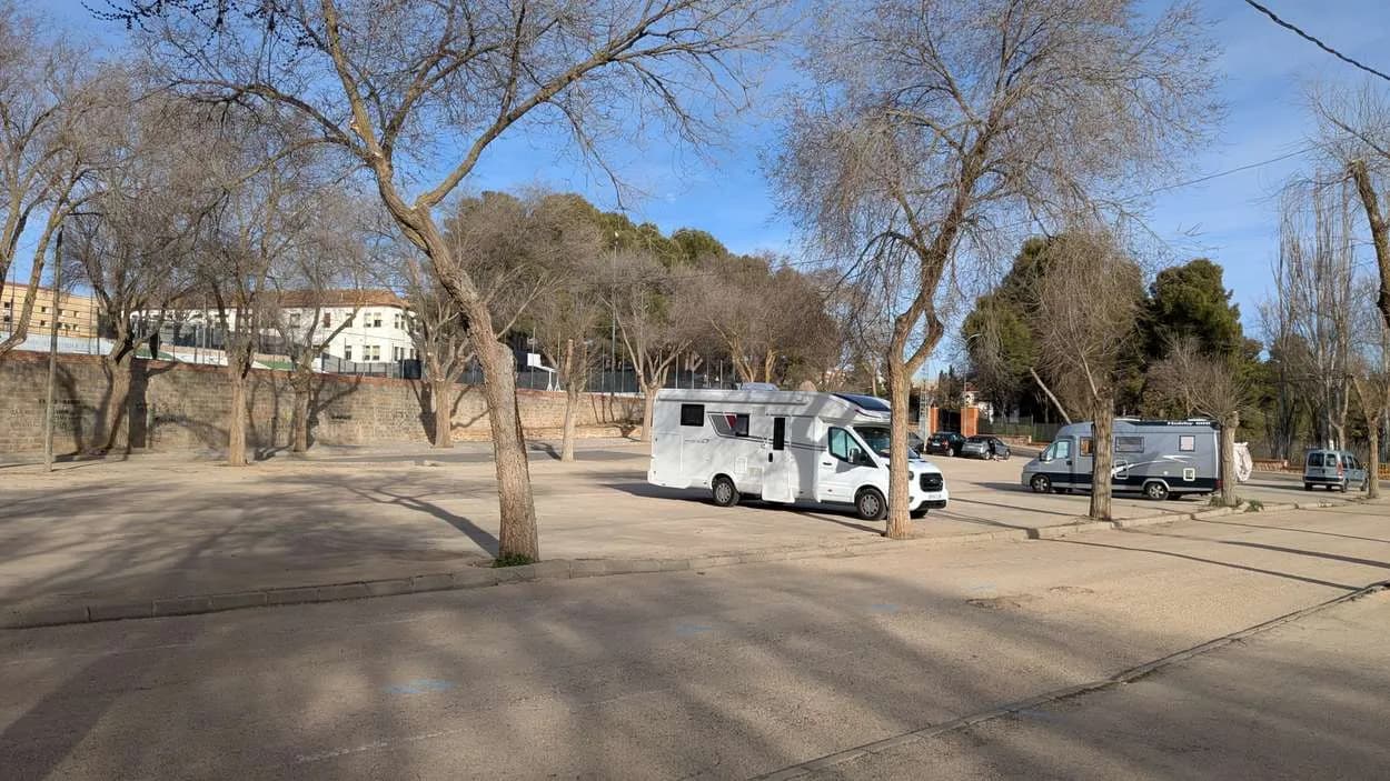 Parking autocaravanas en Villarrobledo, calle de la Feria en Villarrobledo (Albacete)
