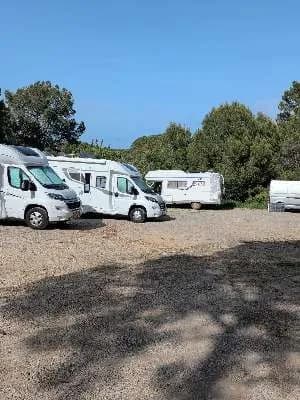 Parking autocaravanas en Pals, Aparcament Torre Mora en Pals (Girona) — foto 1 de 2