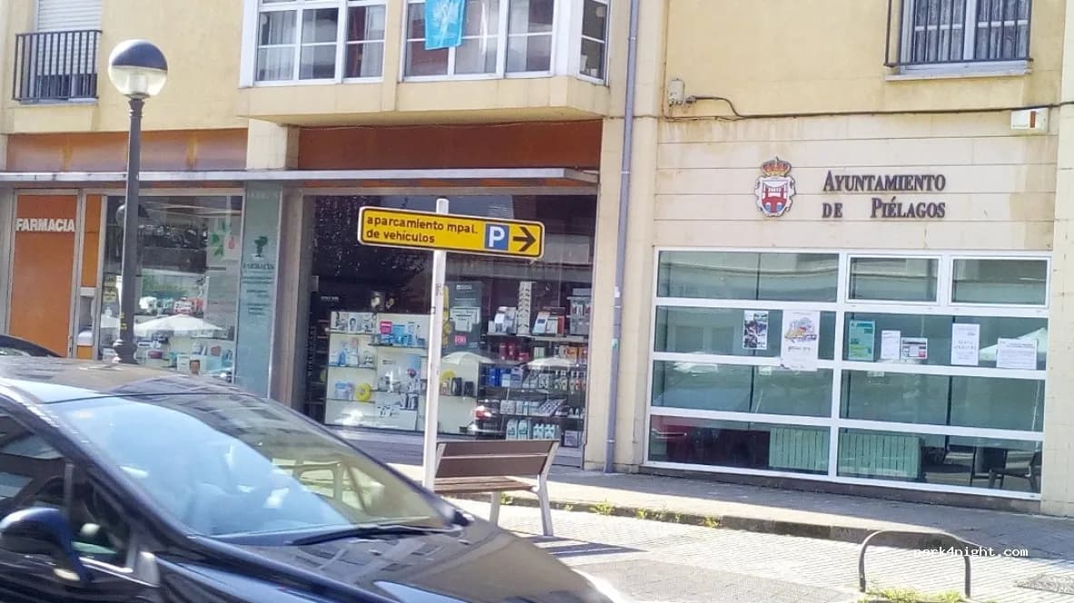 Parking gratuito Renedo de Piélagos - 24 Carretera de la Mies en Renedo de Piélagos (Cantabria)
