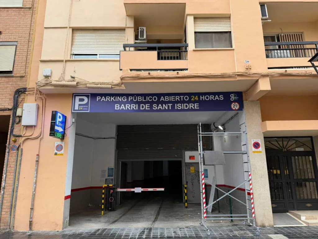 PARKING BARRI DE SANT ISIDRE en Valencia