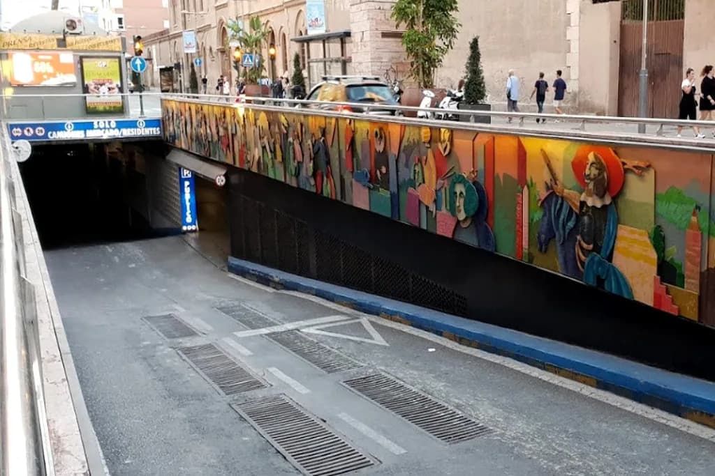 Parking Obispo Orberá - Mercado Central Almería en Almería