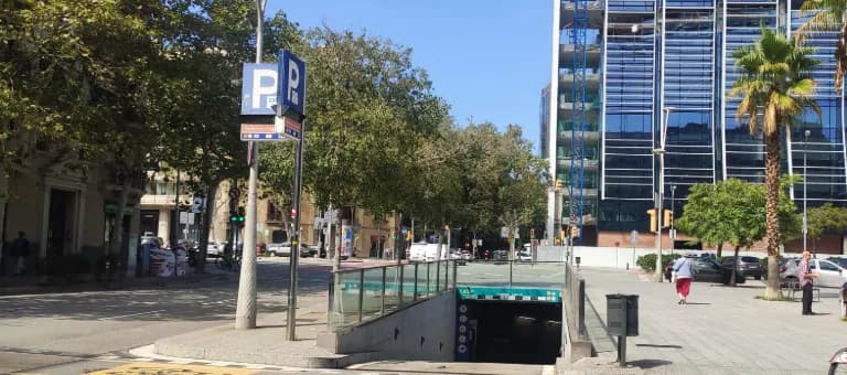 Parking Saba Bamsa València - Calàbria en Barcelona