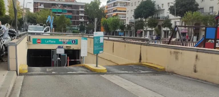 Parking Saba Plaza La Plana en Badalona (Barcelona)
