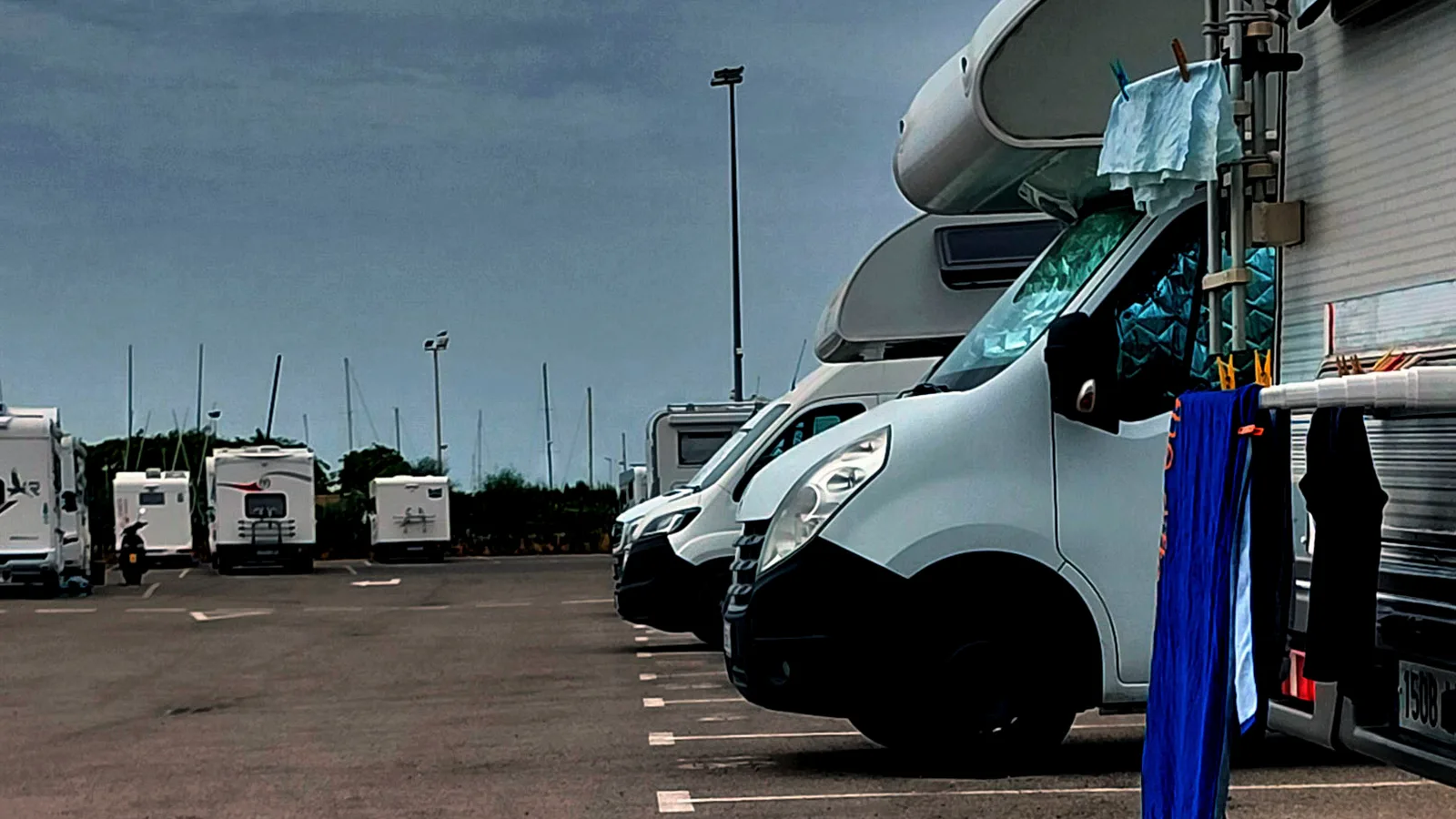 Parking de autocaravanas 24 h en el Puerto Deportivo de Chipiona en Chipiona (Cádiz)