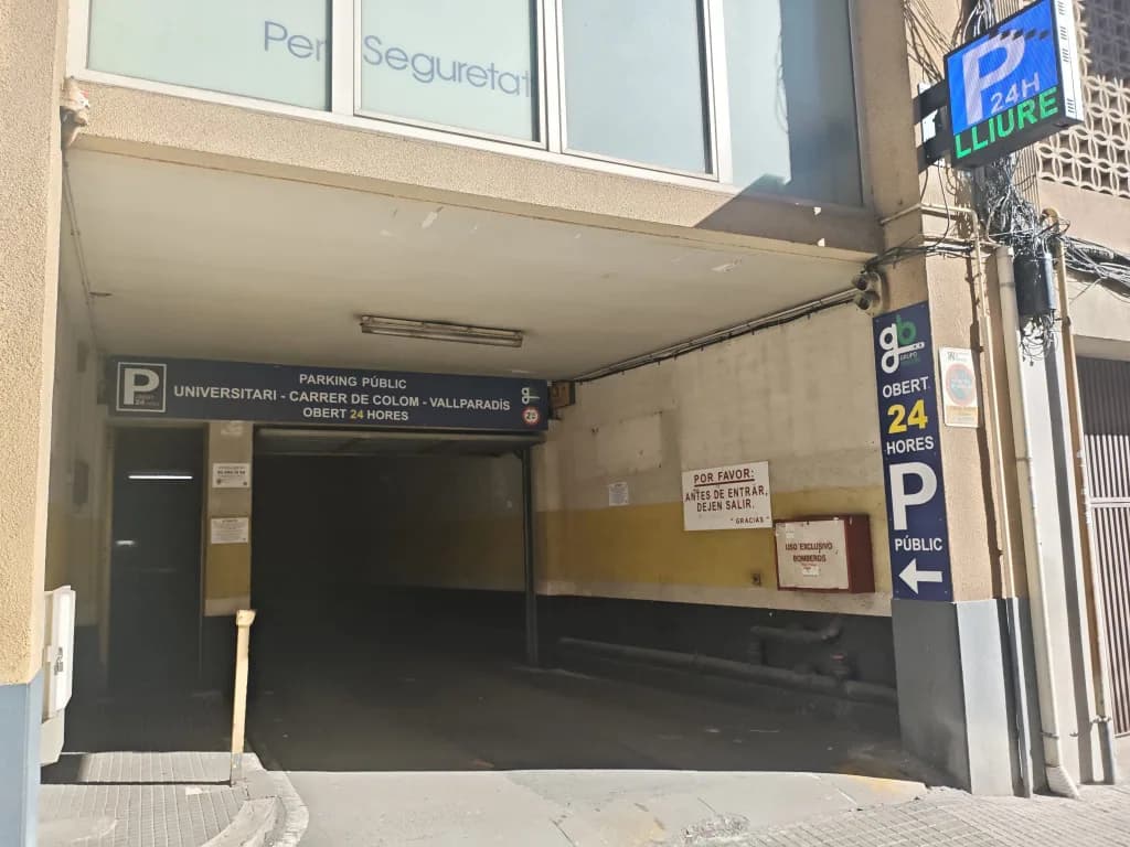 Parking Universitari – Carrer de Colom – Vallparadís en Terrassa (Barcelona)