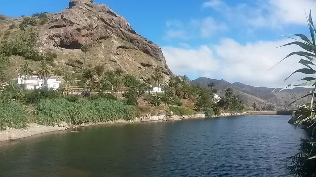 Embalse de la Encantadora