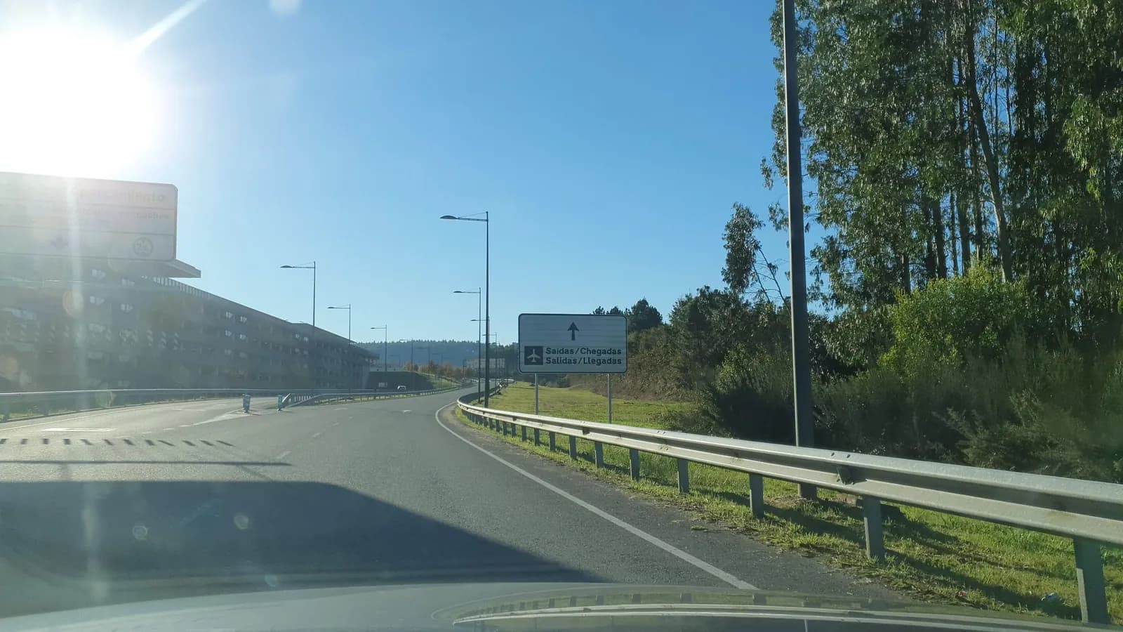 Parking AENA General Santiago en Aeropuerto de Santiago de Compostela - Lavacolla (A Coruña)
