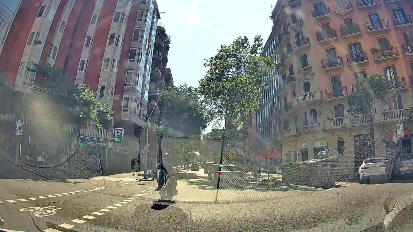 Parking Aragó 20 - Carrer d'Entença en Barcelona