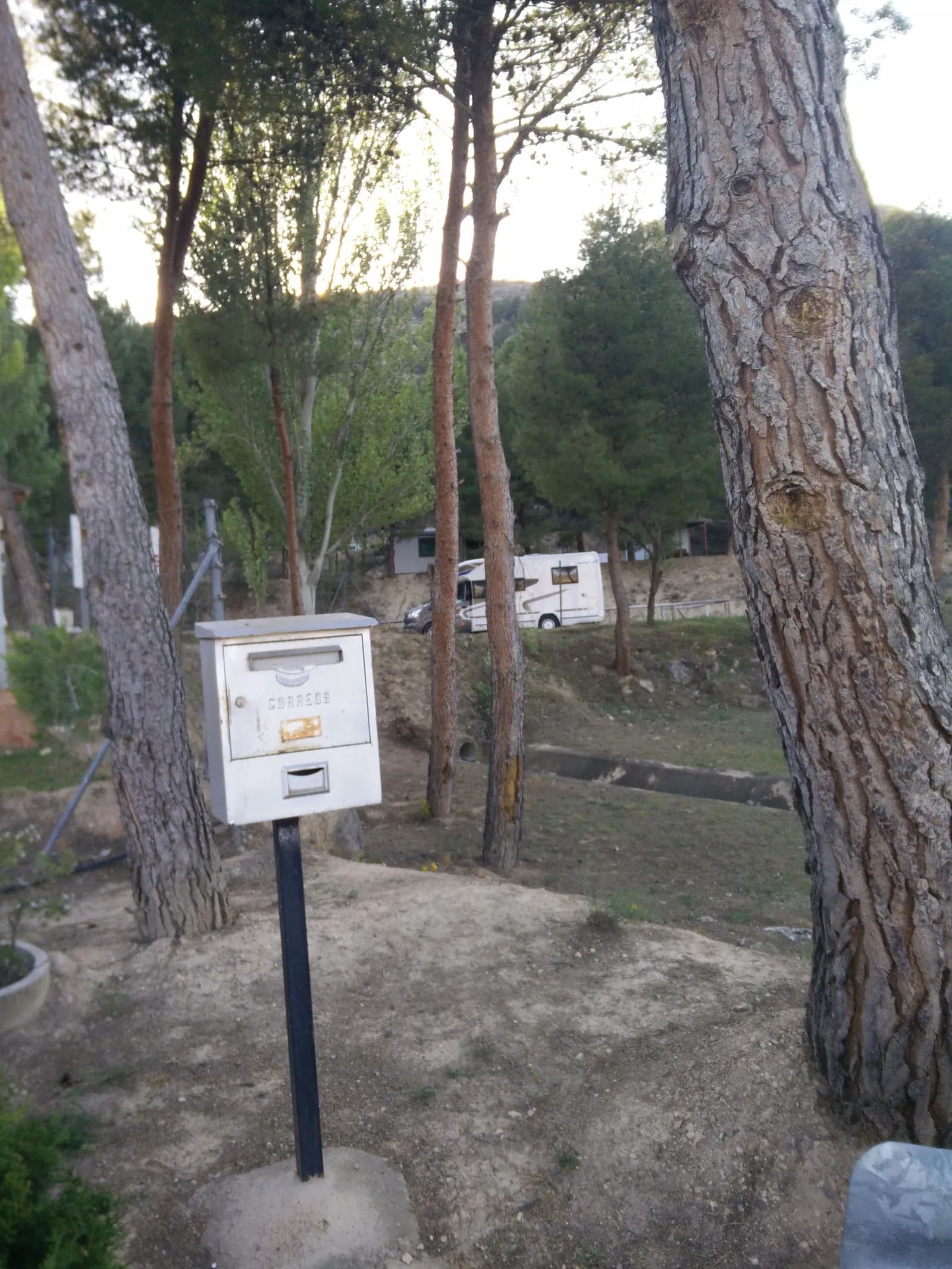 Parking Camping Lago Resort, junto al Monasterio de Piedra en Nuévalos en Nuévalos (Zaragoza)