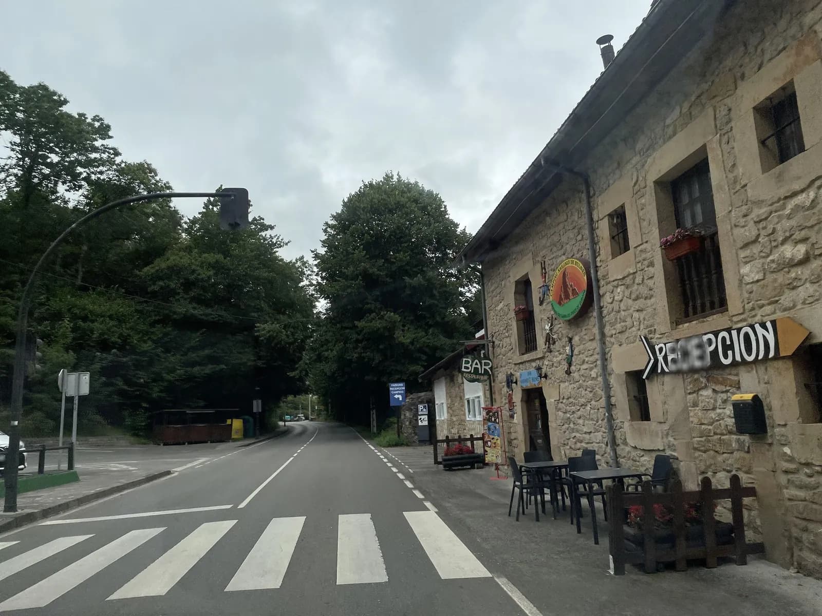 Parking Camping Naranjo de Bulnes en Cabrales (Asturias) en Cabrales (Asturias)