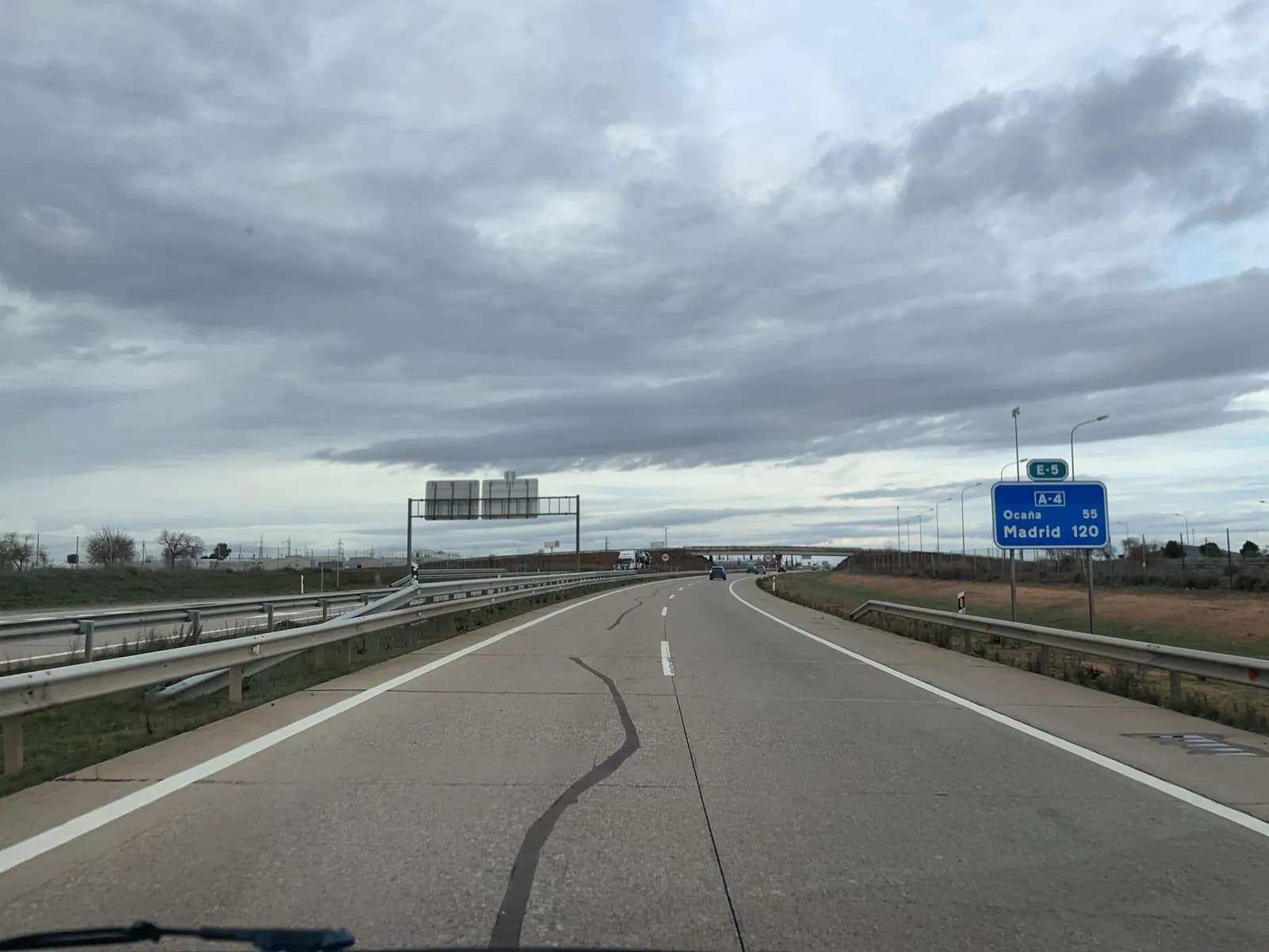 Aparcamiento de emergencia Vialidad Invernal Madrigalejos en Madridejos (Toledo)