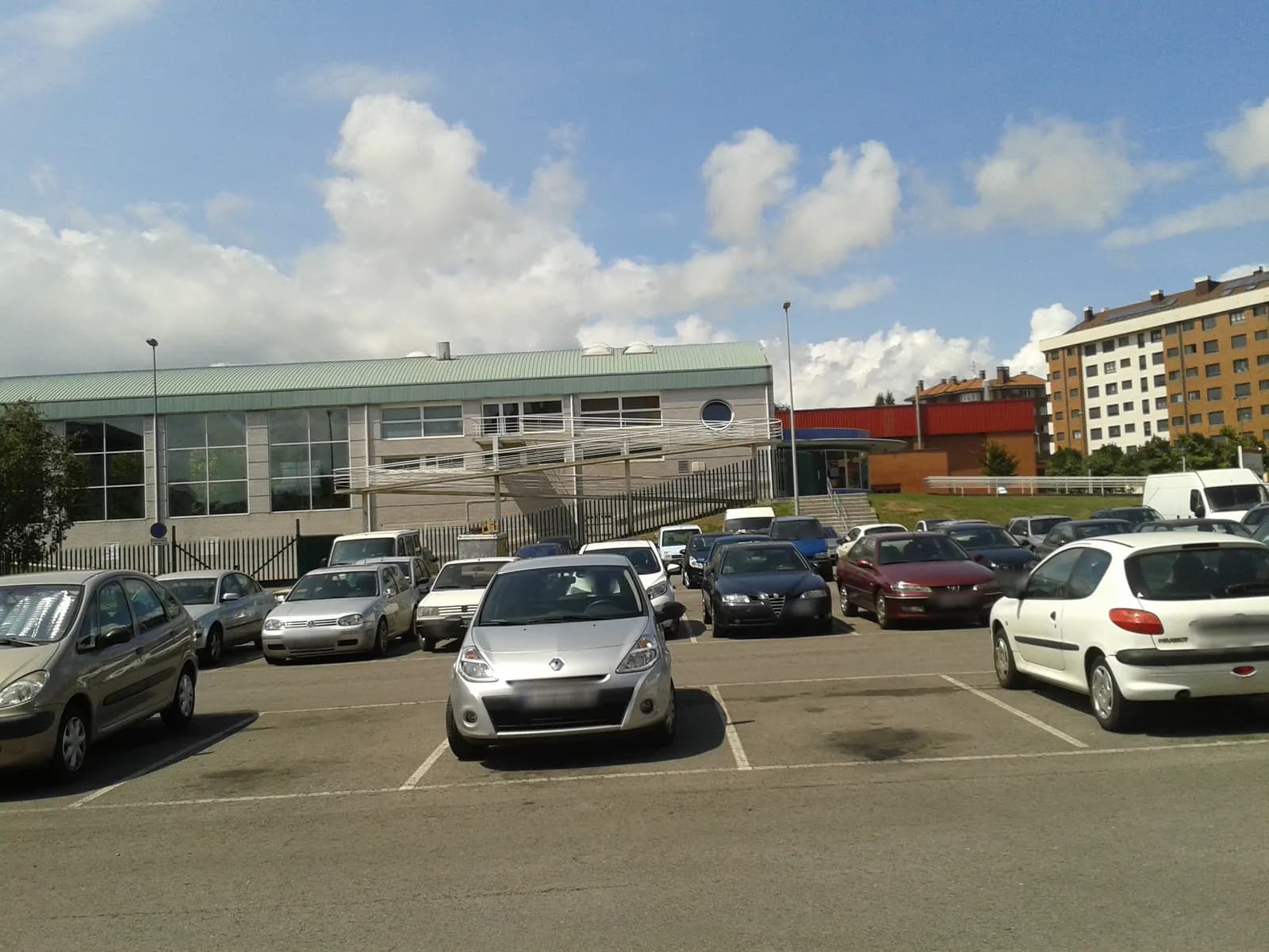 Parking gratuito en Gijón (complejo deportivo Moreda-Natahoyo) en Gijón (Asturias)
